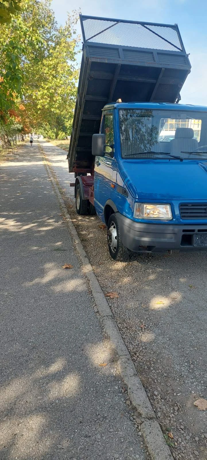 Iveco 3510 2.5 tdi тристранен Б категория, снимка 2 - Бусове и автобуси - 56168829