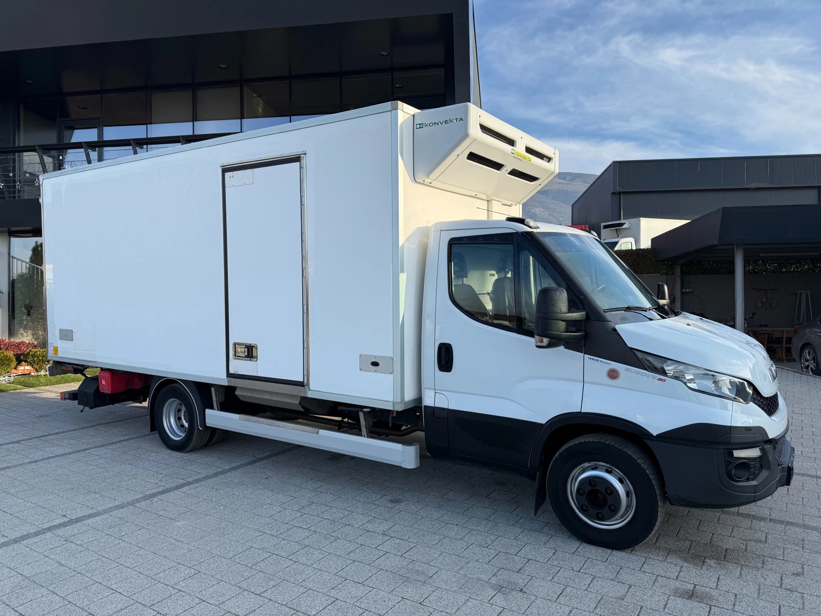 Iveco Daily 72-170 Хладилен+ ток Клима 5.40м.  - изображение 2