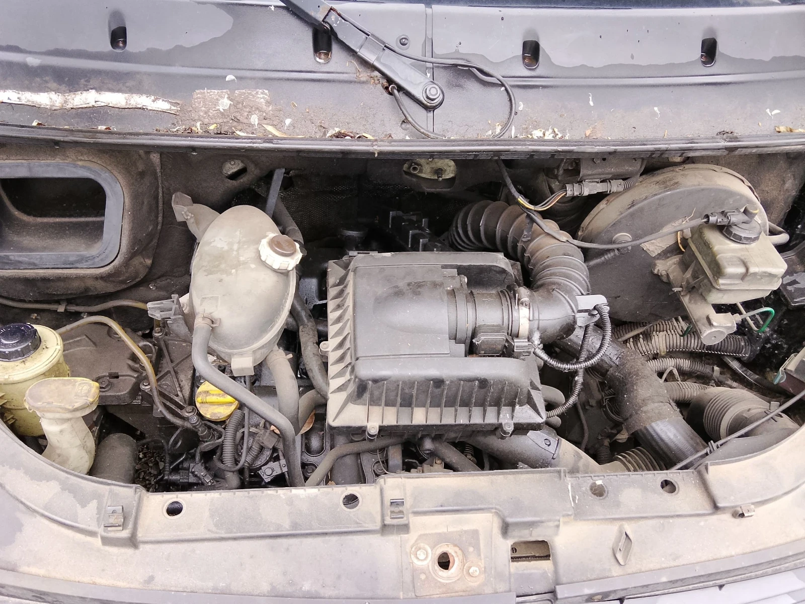 Renault Master 2.5 dci, снимка 9 - Бусове и автобуси - 54747836