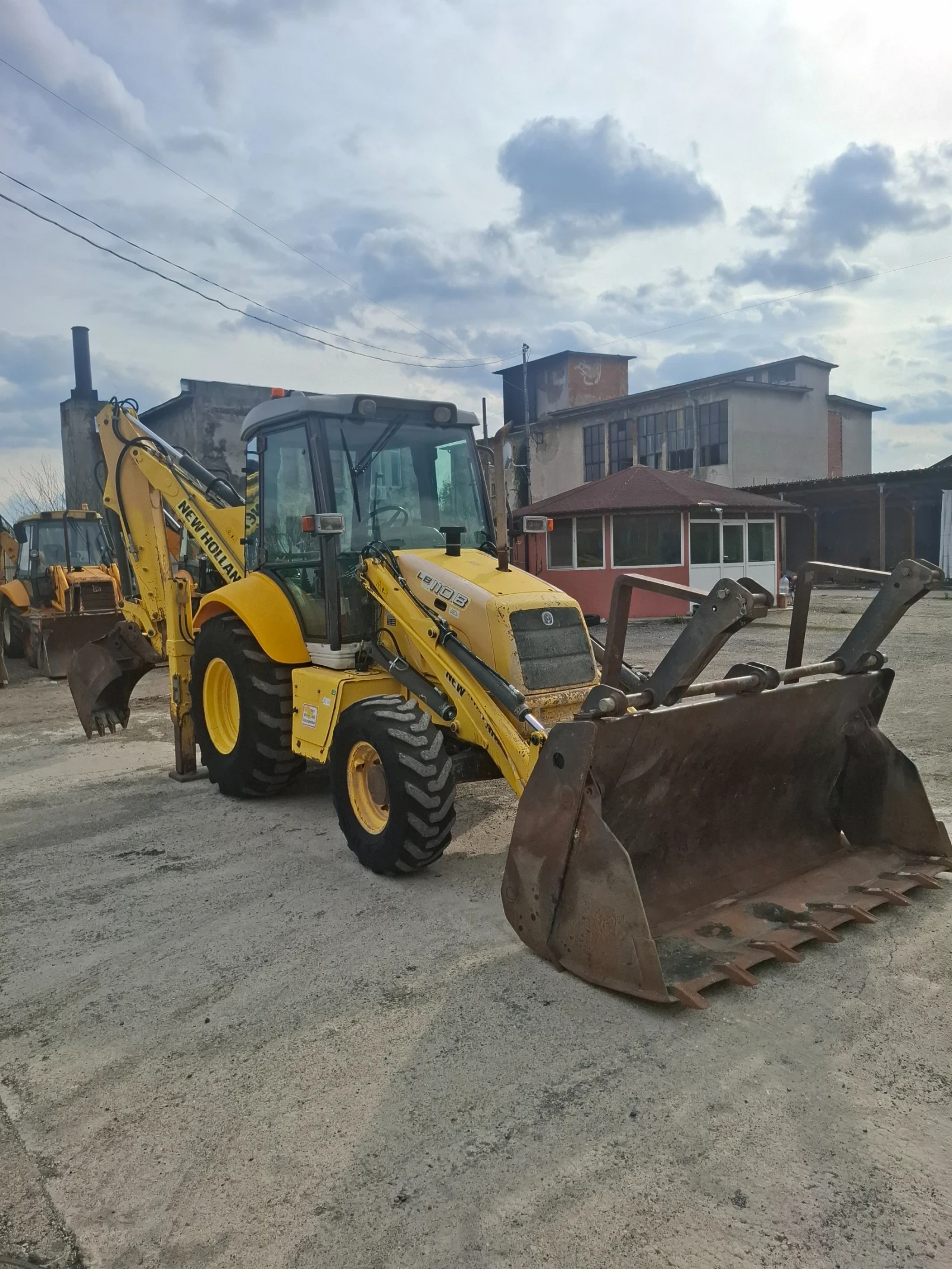 Багер New Holland LB110B  - изображение 2