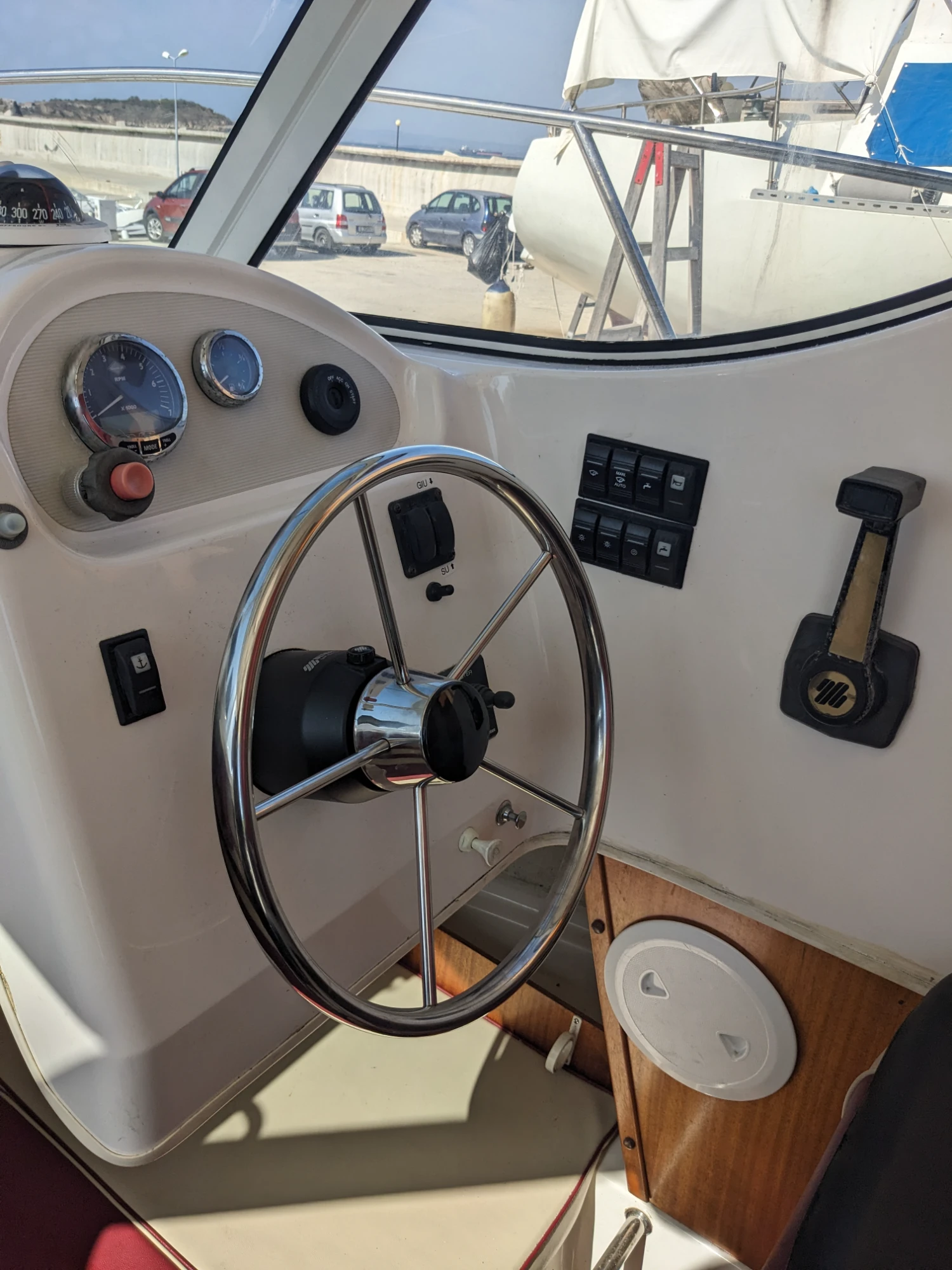   Arvor 230AS  | Mobile.bg   14