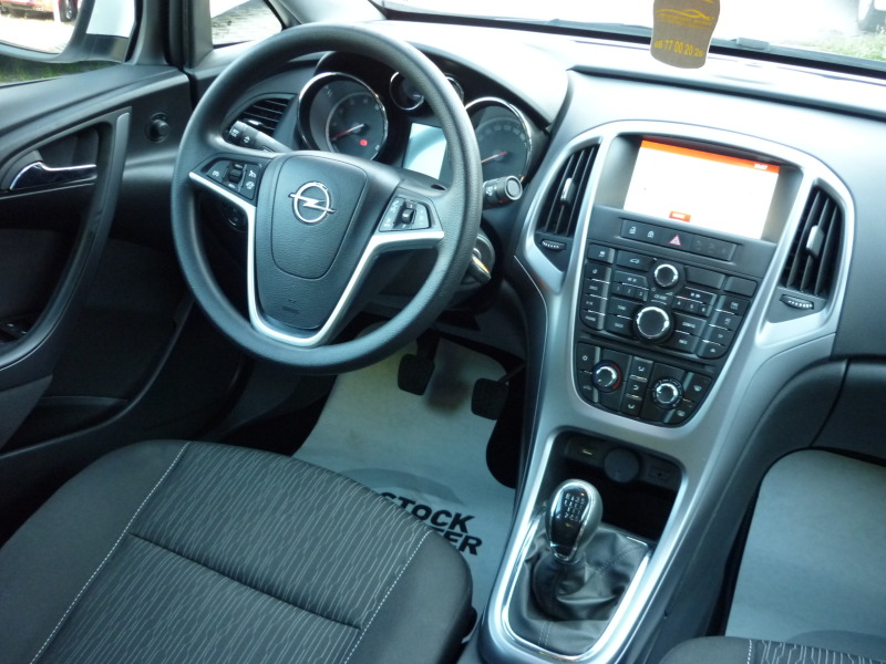 Opel Astra 1.4T 140 HP B14NET, снимка 10 - Автомобили и джипове - 46098157