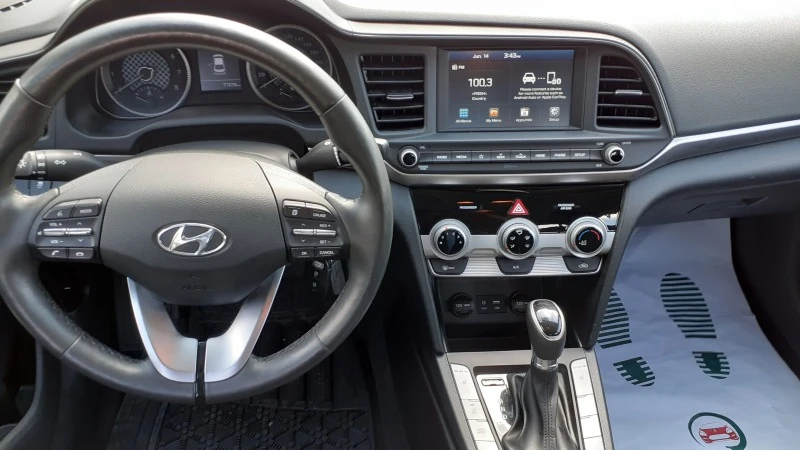 Hyundai Elantra 2.0 i DOHC-ГАЗ, снимка 5 - Автомобили и джипове - 47748292