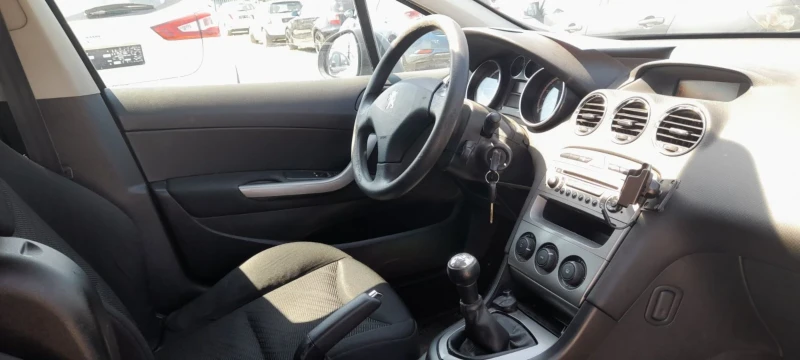 Peugeot 308 1.6 hdi, снимка 5 - Автомобили и джипове - 47163435