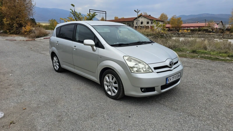 Toyota Corolla verso 2.2 136, снимка 2 - Автомобили и джипове - 49303688