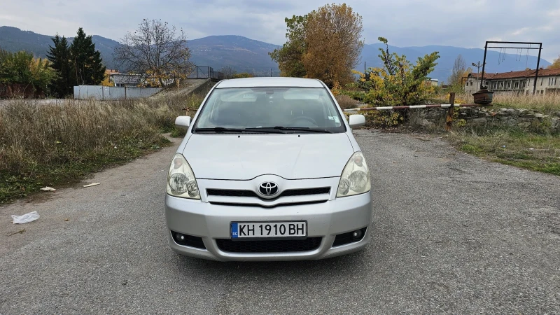 Toyota Corolla verso 2.2 136, снимка 1 - Автомобили и джипове - 49303688