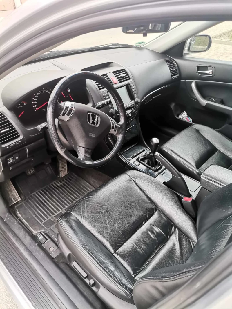 Honda Accord 2.4 I-vtec, снимка 9 - Автомобили и джипове - 49531774