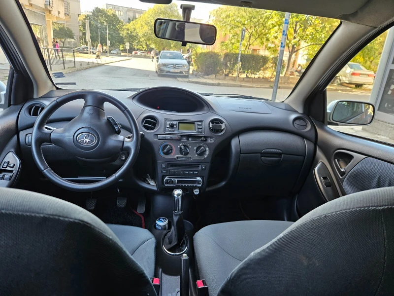 Toyota Yaris, снимка 10 - Автомобили и джипове - 51834243