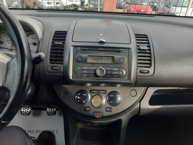 Nissan Note 1.6i, снимка 12 - Автомобили и джипове - 52696126