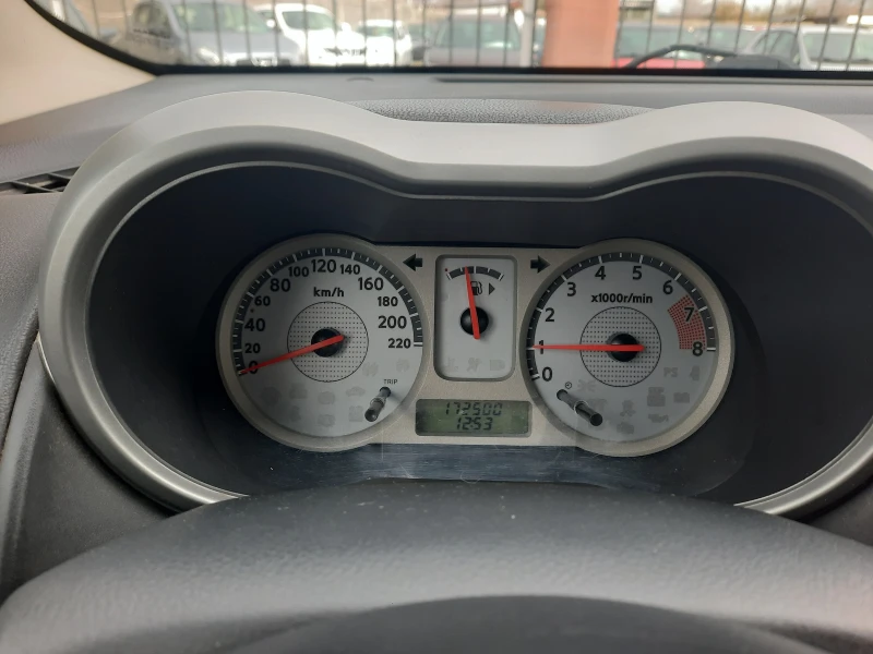 Nissan Note 1.6i, снимка 13 - Автомобили и джипове - 52696126