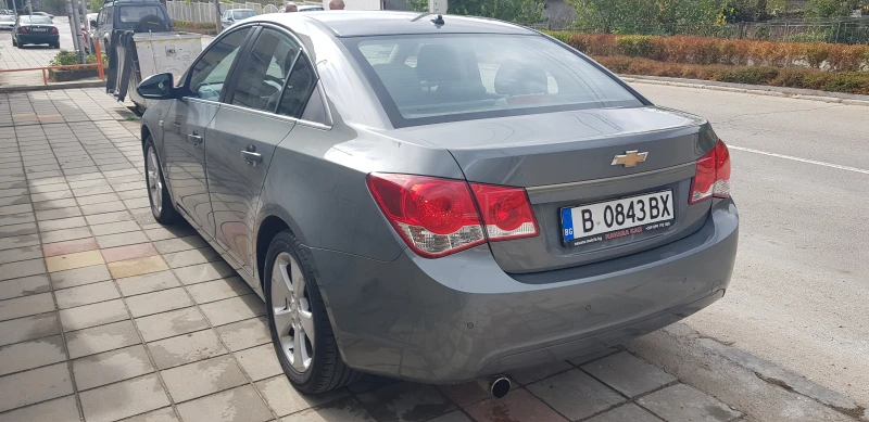 Chevrolet Cruze, снимка 2 - Автомобили и джипове - 53292443