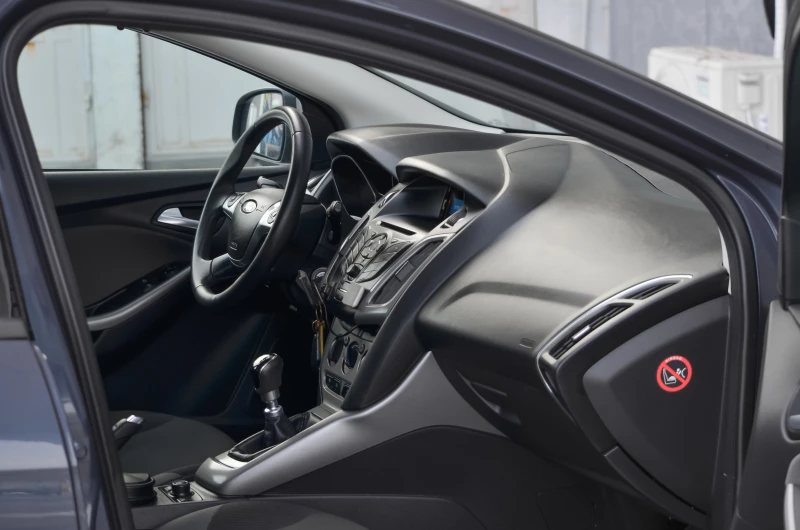 Ford Focus 1.6 TDCI, снимка 7 - Автомобили и джипове - 53355809