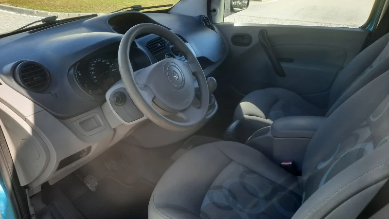 Renault Kangoo 1.6i, снимка 10 - Автомобили и джипове - 53597654