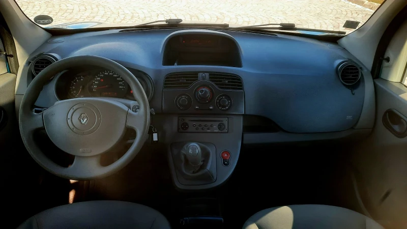 Renault Kangoo 1.6i, снимка 11 - Автомобили и джипове - 53597654