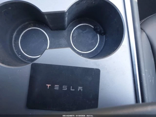 Tesla Model Y LONG RANGE DUAL MOTOR ALL-WHEEL DRIVE, снимка 9 - Автомобили и джипове - 53706896