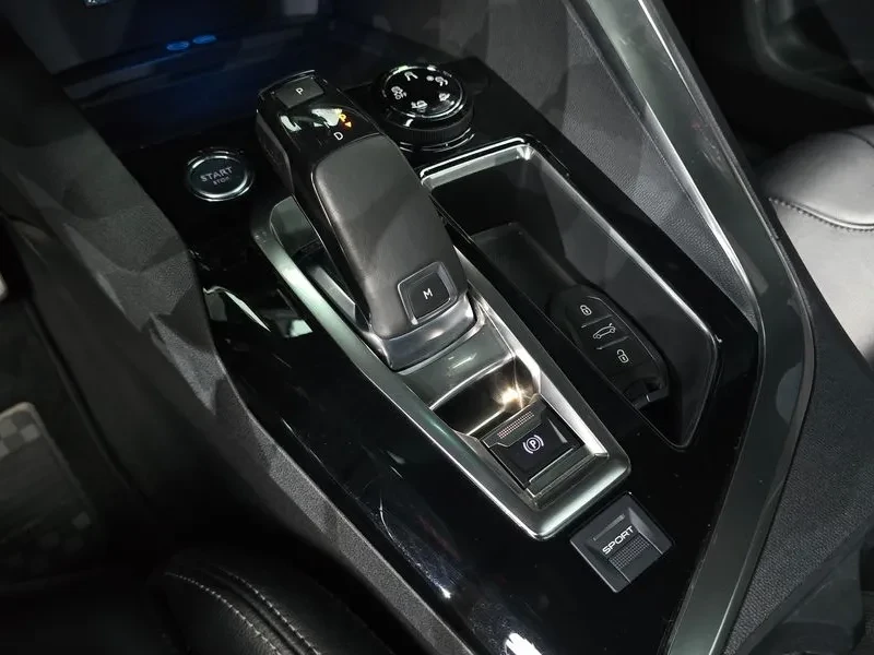 Peugeot 5008 1.6 Bluehdi Gt Line, снимка 9 - Автомобили и джипове - 55830725