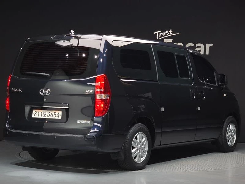 Hyundai Starex 2.5 Automatic, снимка 2 - Автомобили и джипове - 55948237