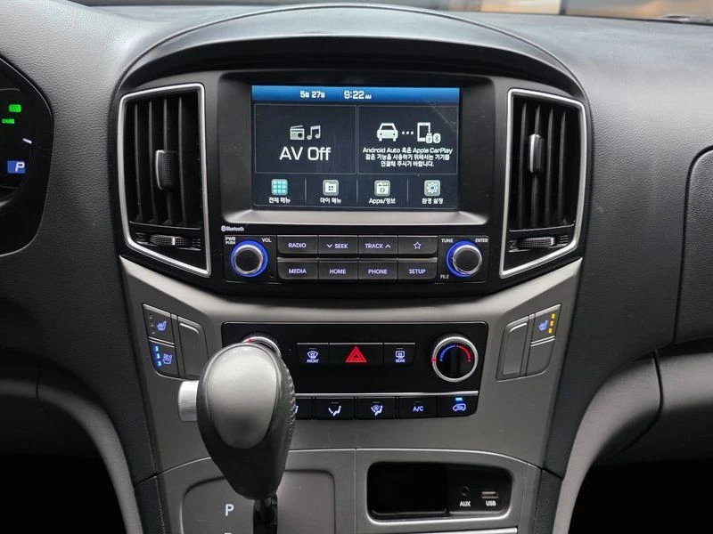 Hyundai Starex 2.5 Automatic, снимка 17 - Автомобили и джипове - 55948237