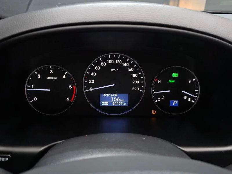 Hyundai Starex 2.5 Automatic, снимка 8 - Автомобили и джипове - 55948237