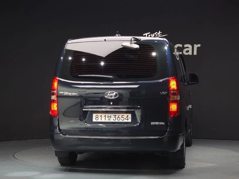 Hyundai Starex 2.5 Automatic, снимка 4 - Автомобили и джипове - 55948237