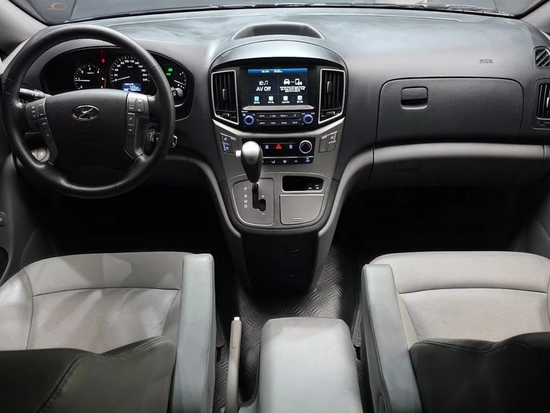 Hyundai Starex 2.5 Automatic, снимка 7 - Автомобили и джипове - 55948237
