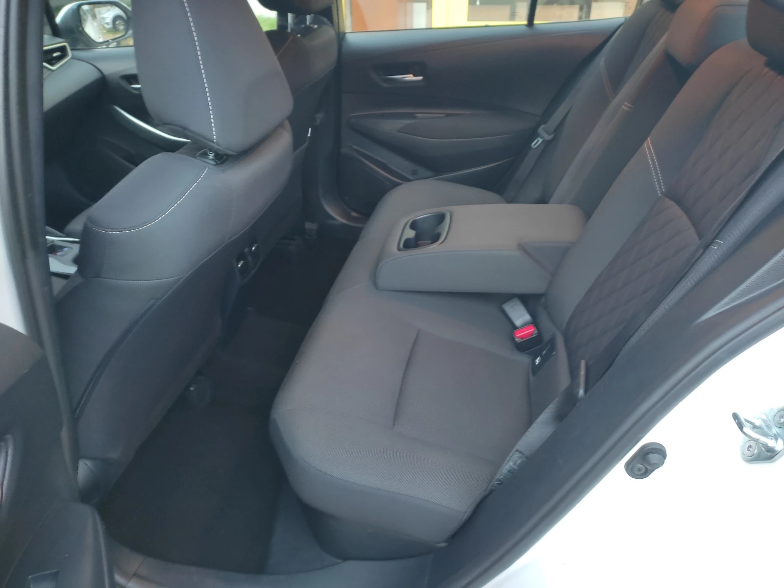 Toyota Corolla 1.8 Hybrid Business | Mobile.bg   13