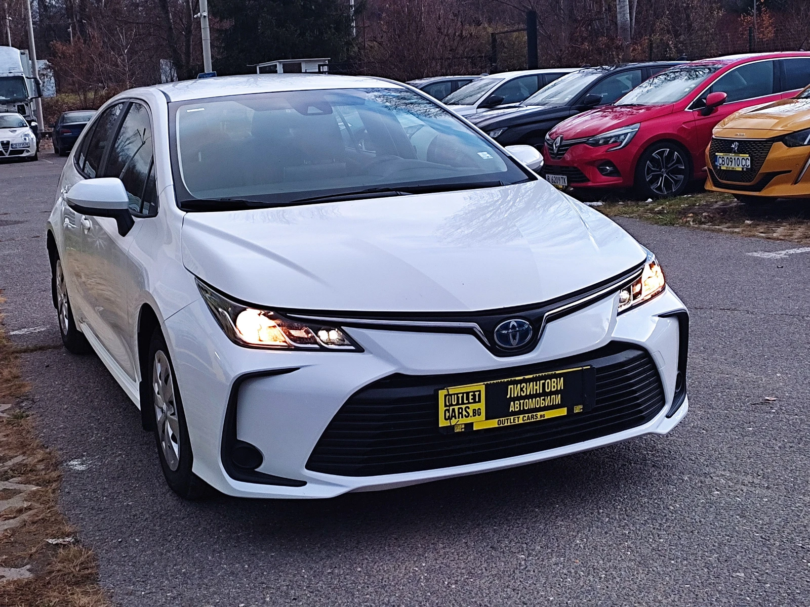 Toyota Corolla 1.8 Hybrid Business - изображение 2