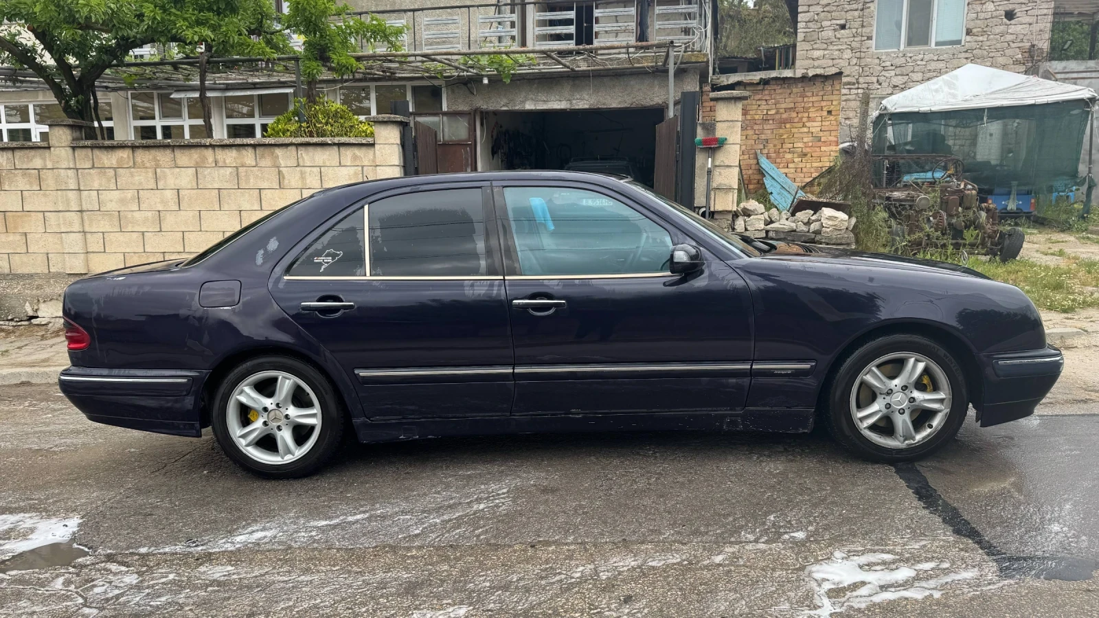Mercedes-Benz E 320  - изображение 8