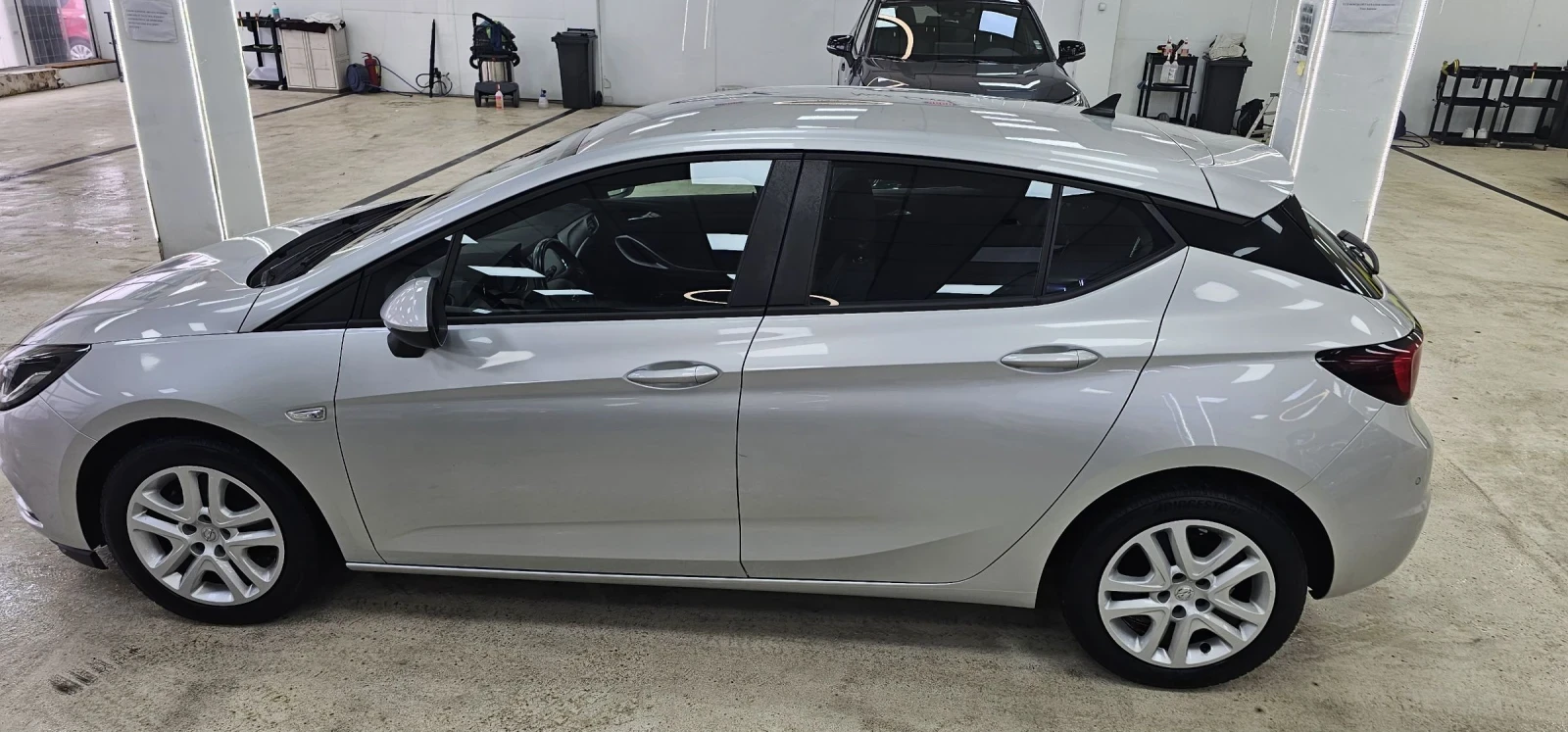 Opel Astra 1.6CDTI Navi камера Холандия  лизинг  - изображение 3