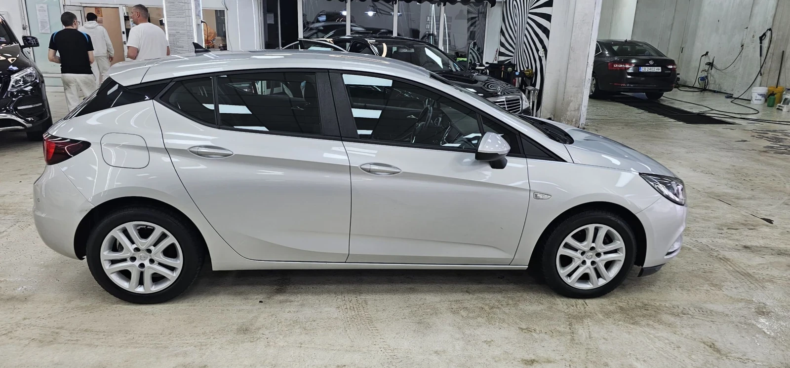 Opel Astra 1.6CDTI Navi камера Холандия  лизинг  - изображение 7