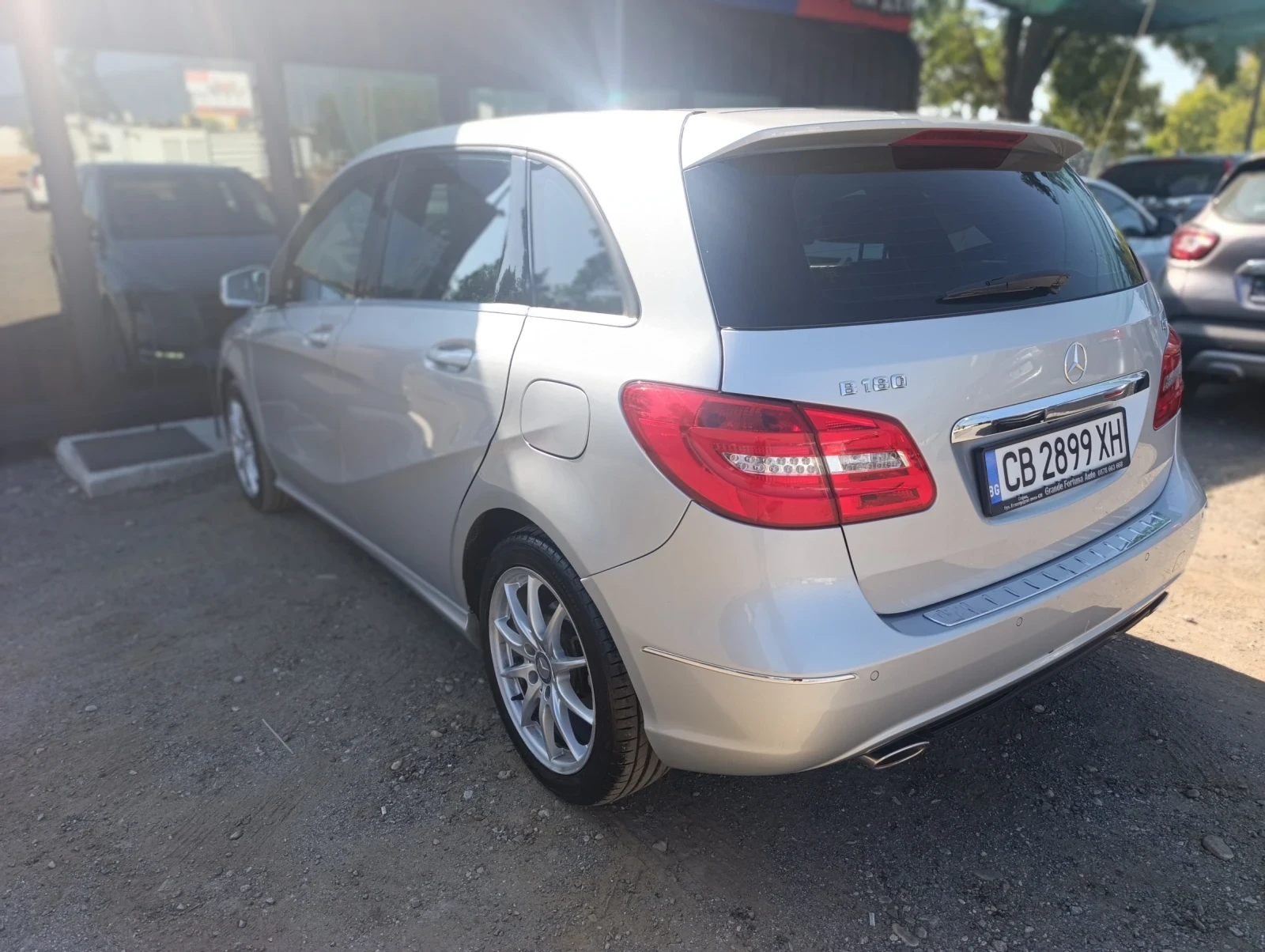 Mercedes-Benz B 180 AMG Line - изображение 8