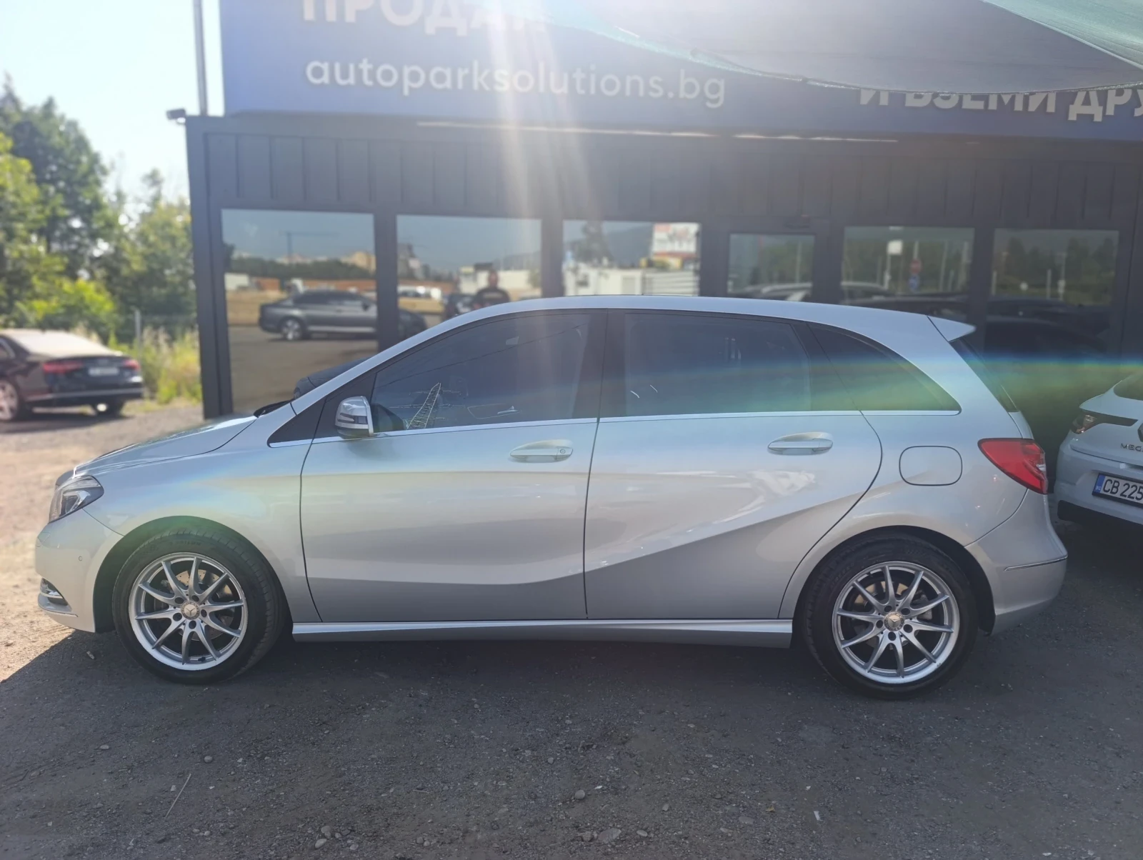Mercedes-Benz B 180 AMG Line - изображение 4