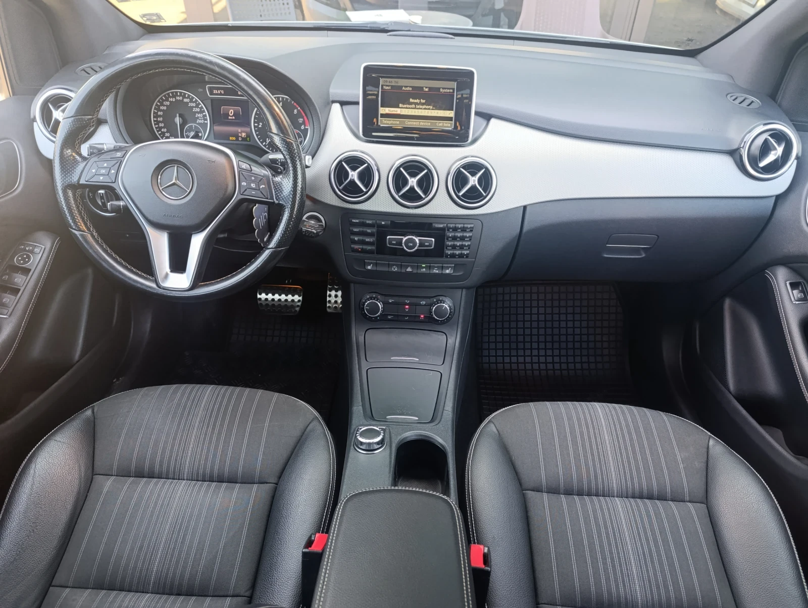Mercedes-Benz B 180 AMG Line - изображение 9