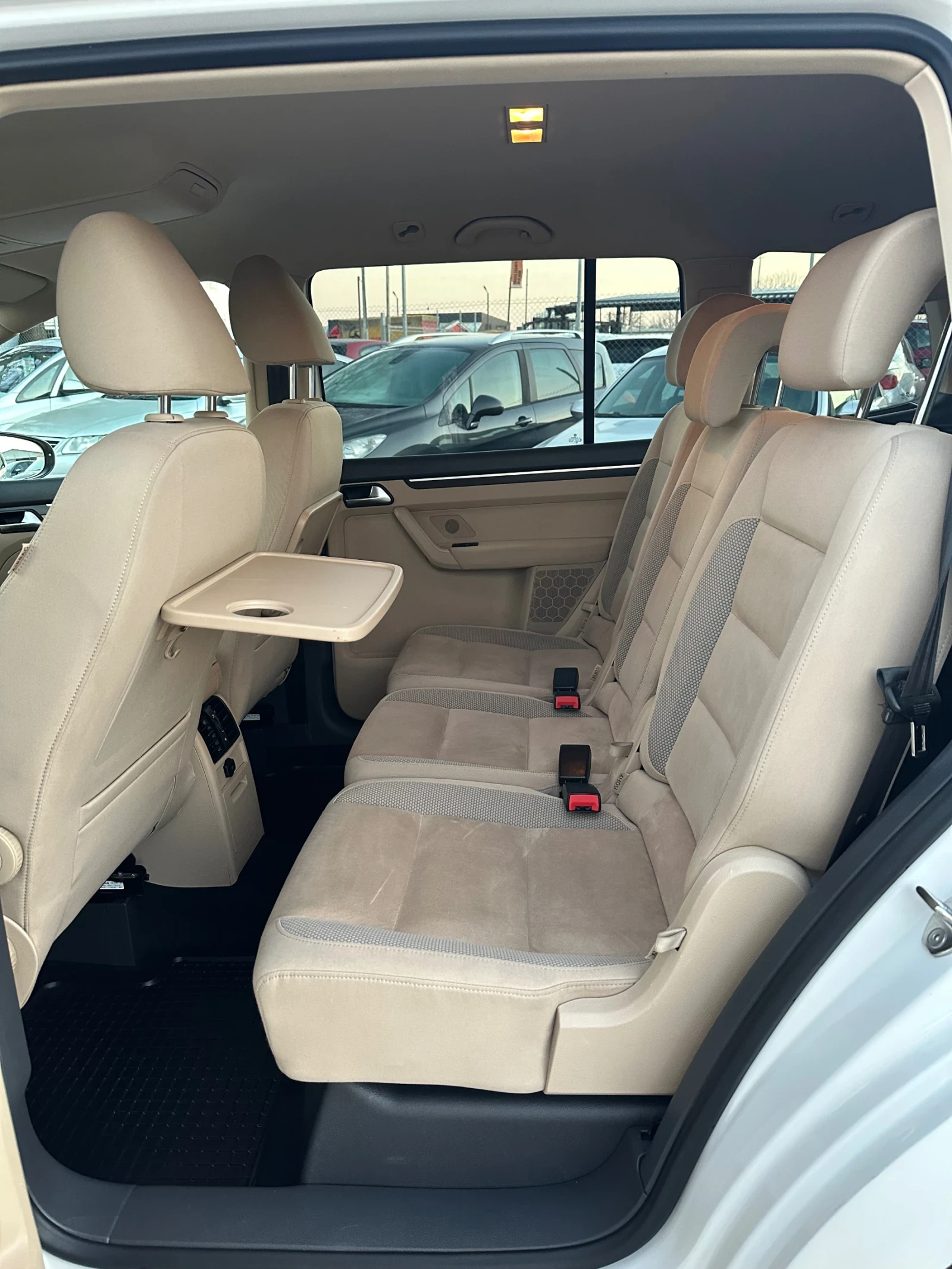 VW Touran 2.0TDI Highline, снимка 6 - Автомобили и джипове - 53821527