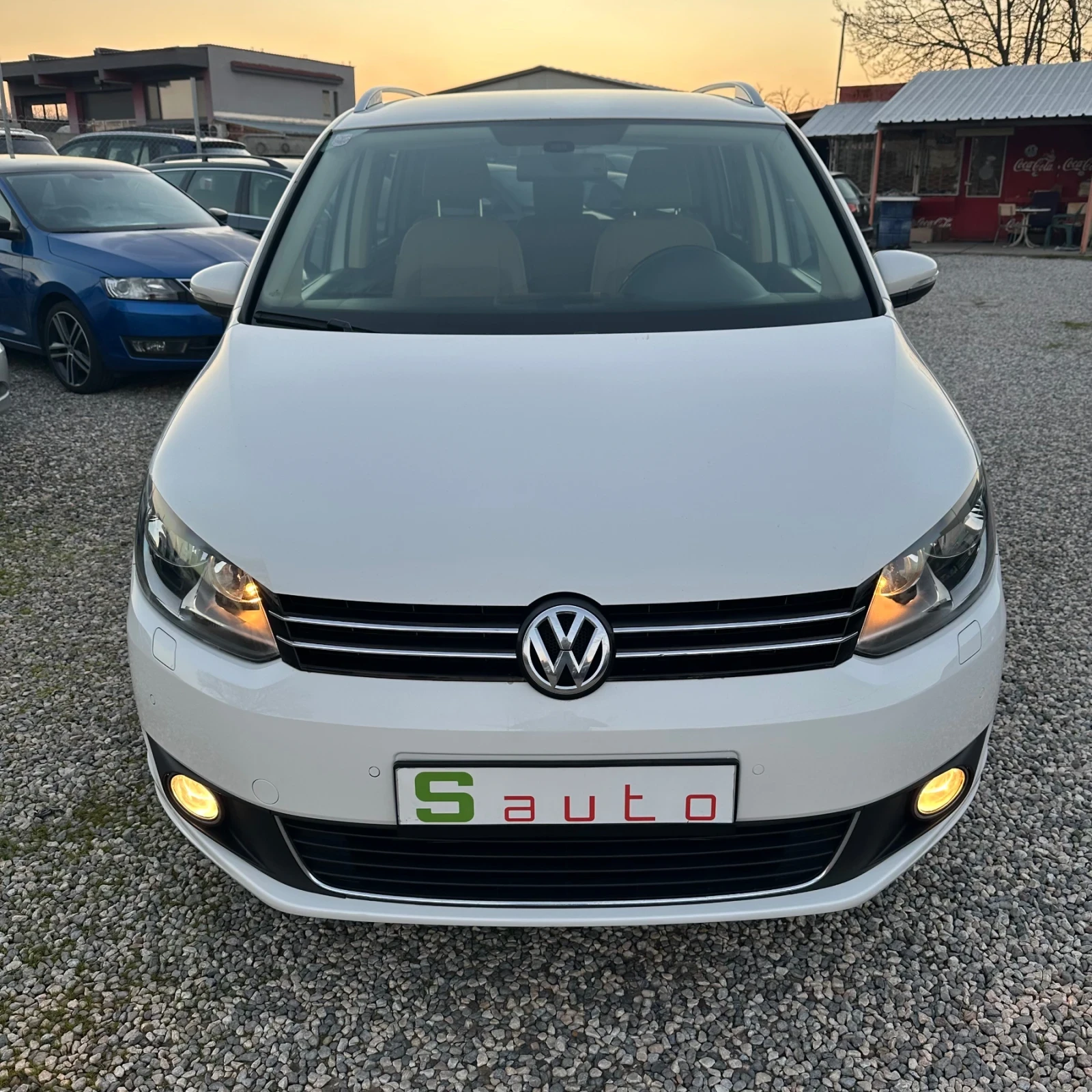 VW Touran 2.0TDI Highline, снимка 2 - Автомобили и джипове - 53821527