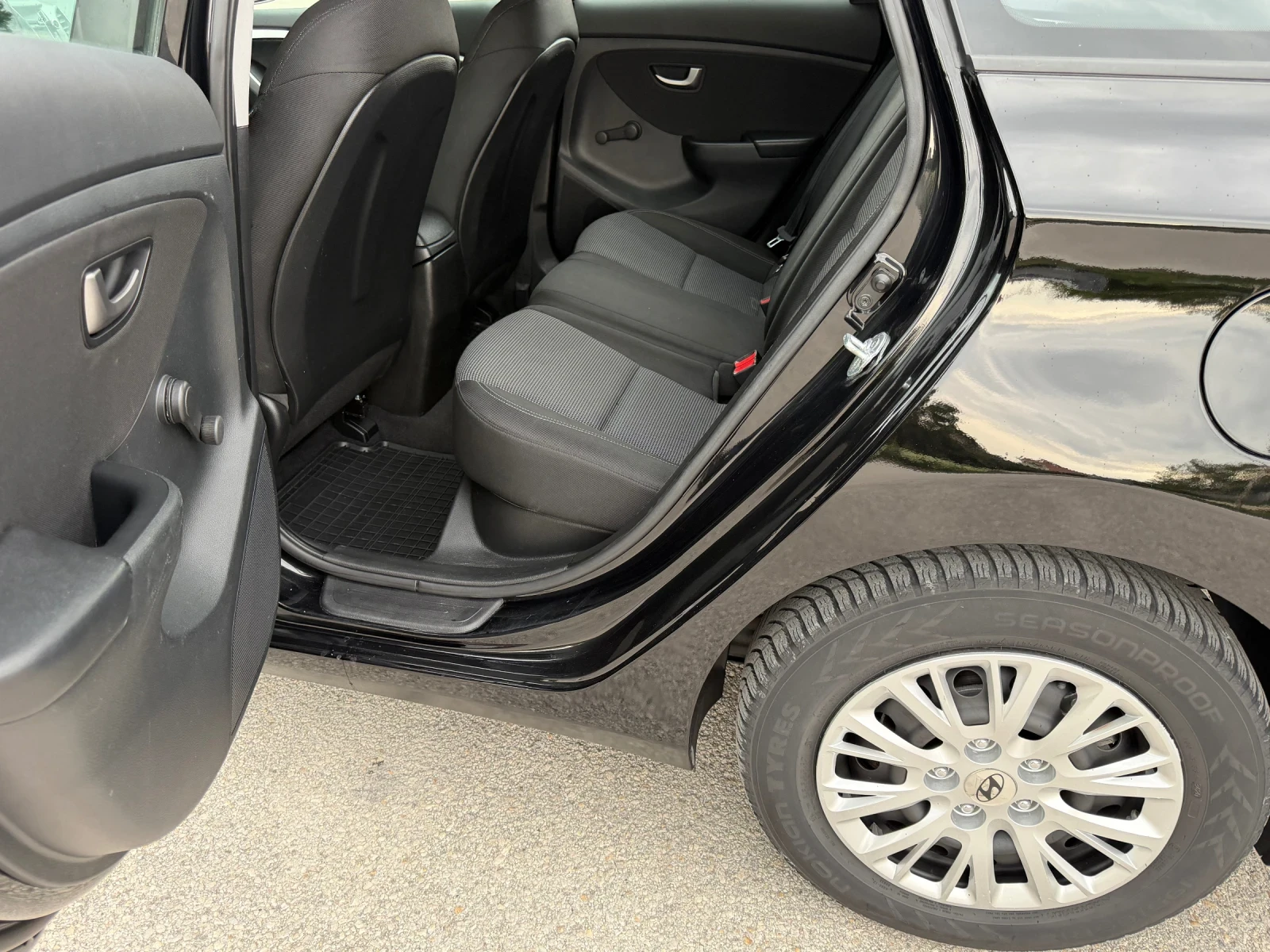 Hyundai I30 1.4i 100к.с. ГЕРМАНИЯ ЕВРО5, снимка 13 - Автомобили и джипове - 54404843