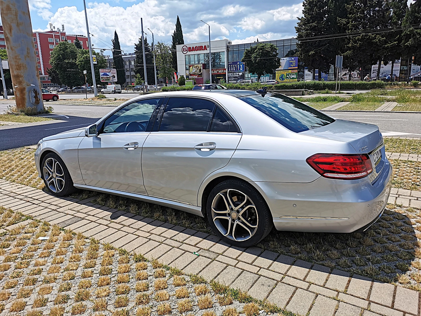 Mercedes-Benz E 250 CDI 4MATIC BlueTEC, снимка 3 - Автомобили и джипове - 54680804