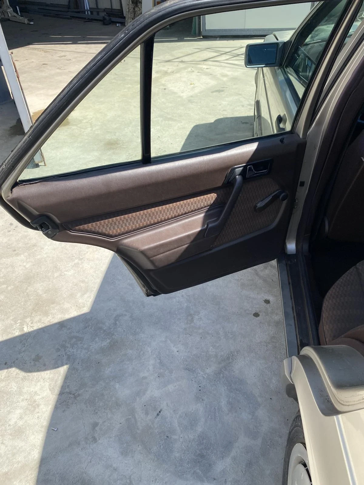 Mercedes-Benz 190, снимка 12 - Автомобили и джипове - 55695505