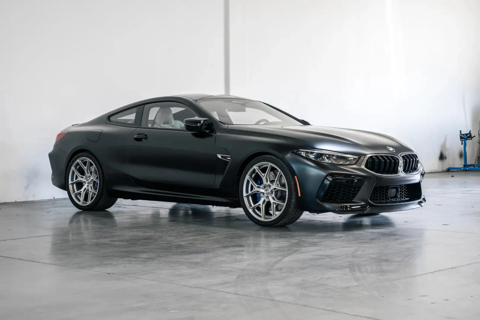 BMW M8 COUPE ЦЕНА ДО БЪЛГАРИЯ АВТОКРЕДИТ, снимка 3 - Автомобили и джипове - 55971941