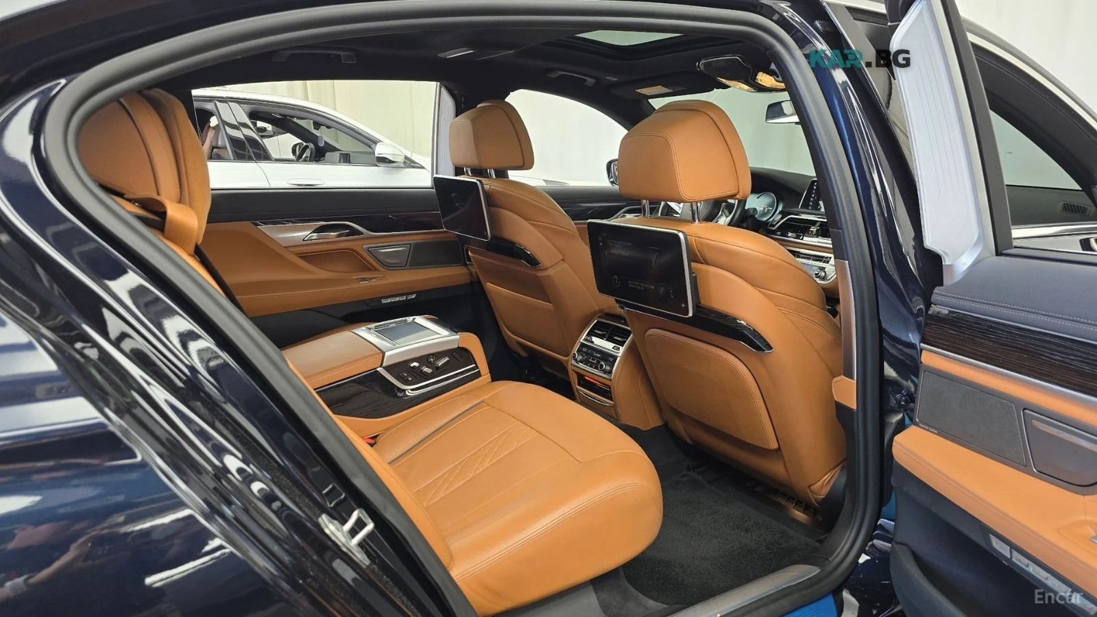 BMW 740 Li xDrive - M PKG - DISTRONIC - TV - ФУЛЛ ЕКСТРИ, снимка 10 - Автомобили и джипове - 56071084