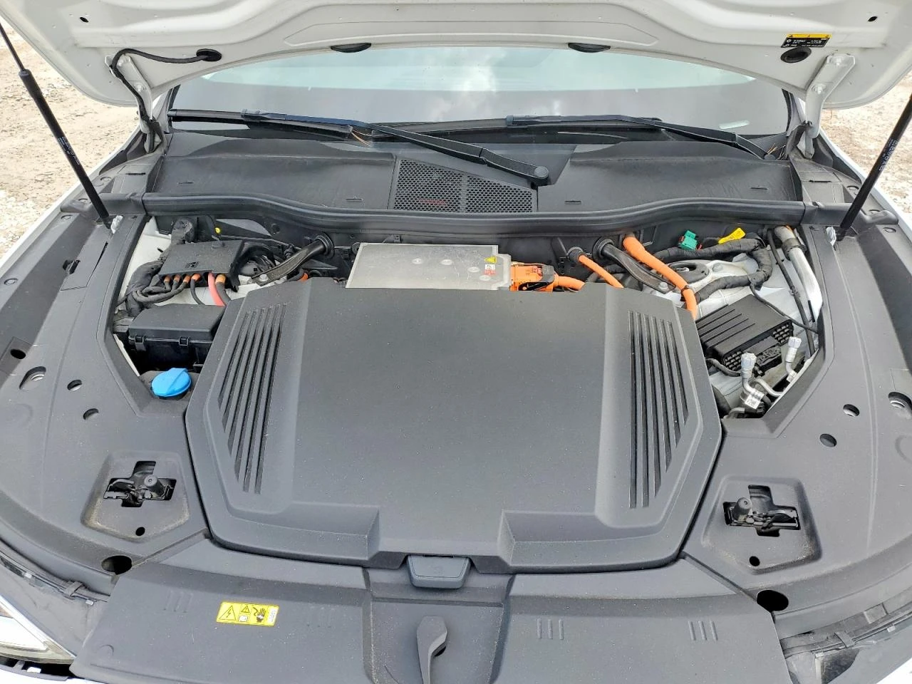 Audi E-Tron Premium Plus, снимка 12 - Автомобили и джипове - 56406005