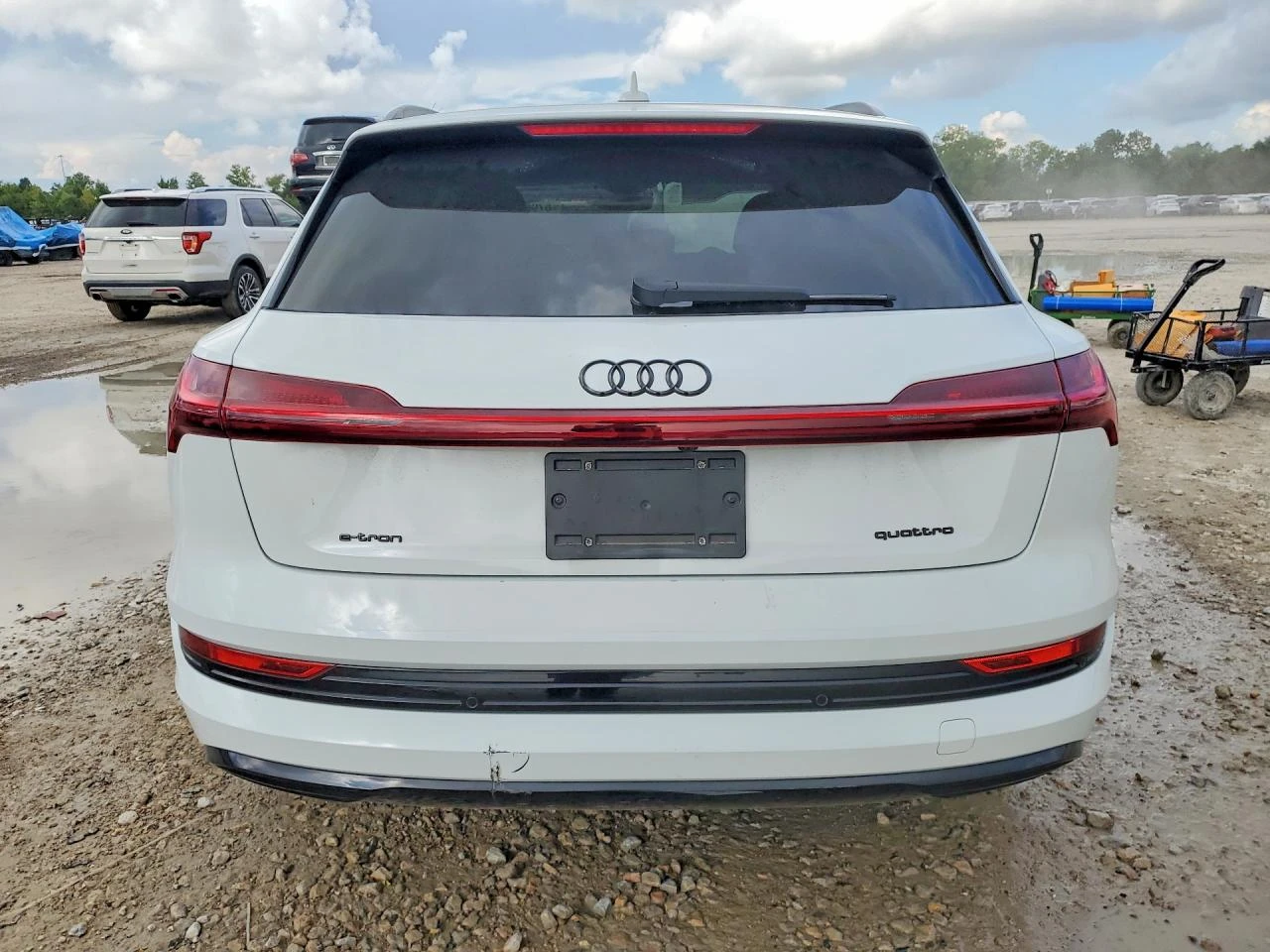 Audi E-Tron Premium Plus, снимка 6 - Автомобили и джипове - 56406005