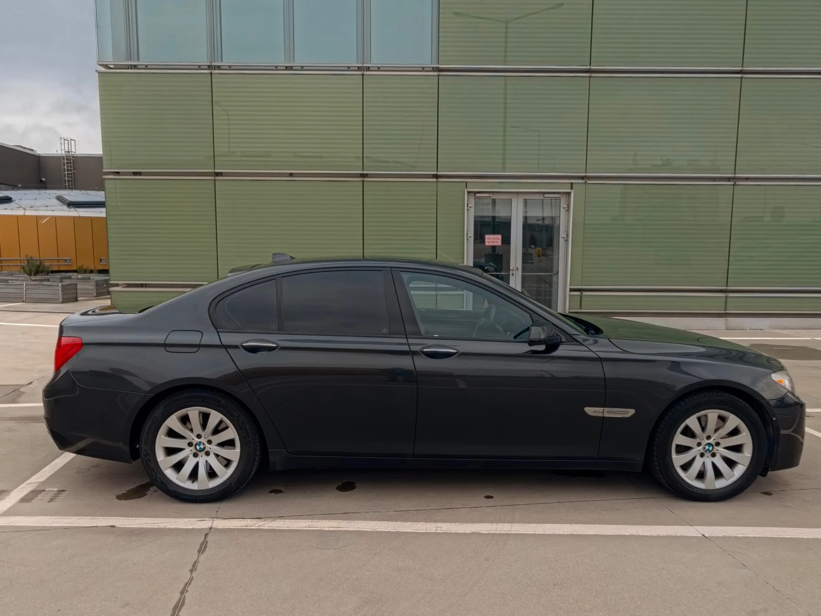 BMW 750 xDrive, снимка 8 - Автомобили и джипове - 56544870