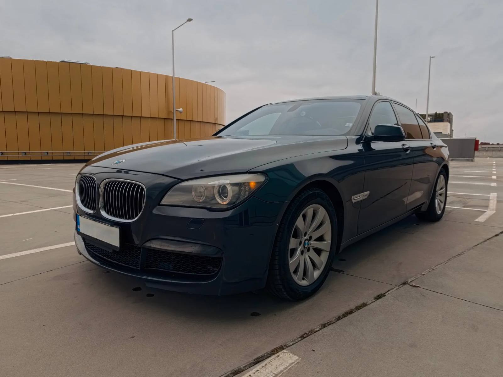 BMW 750 xDrive, снимка 3 - Автомобили и джипове - 56544870
