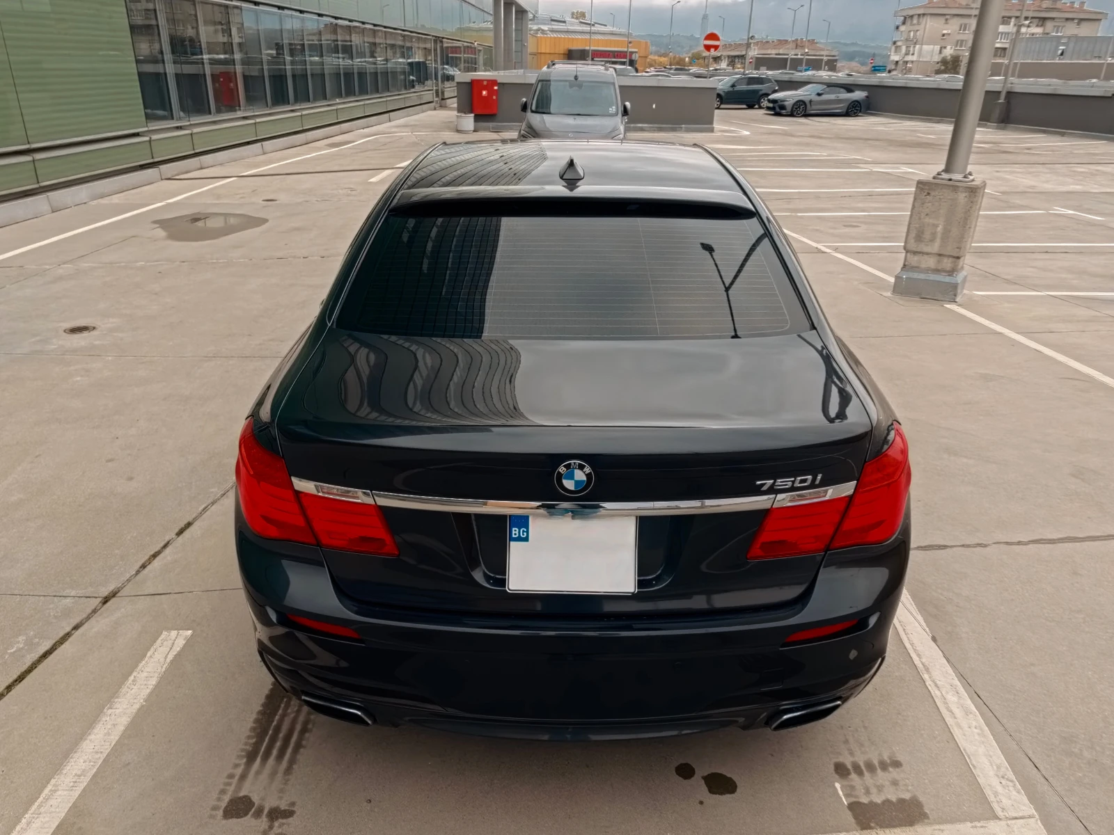 BMW 750 xDrive, снимка 6 - Автомобили и джипове - 56544870