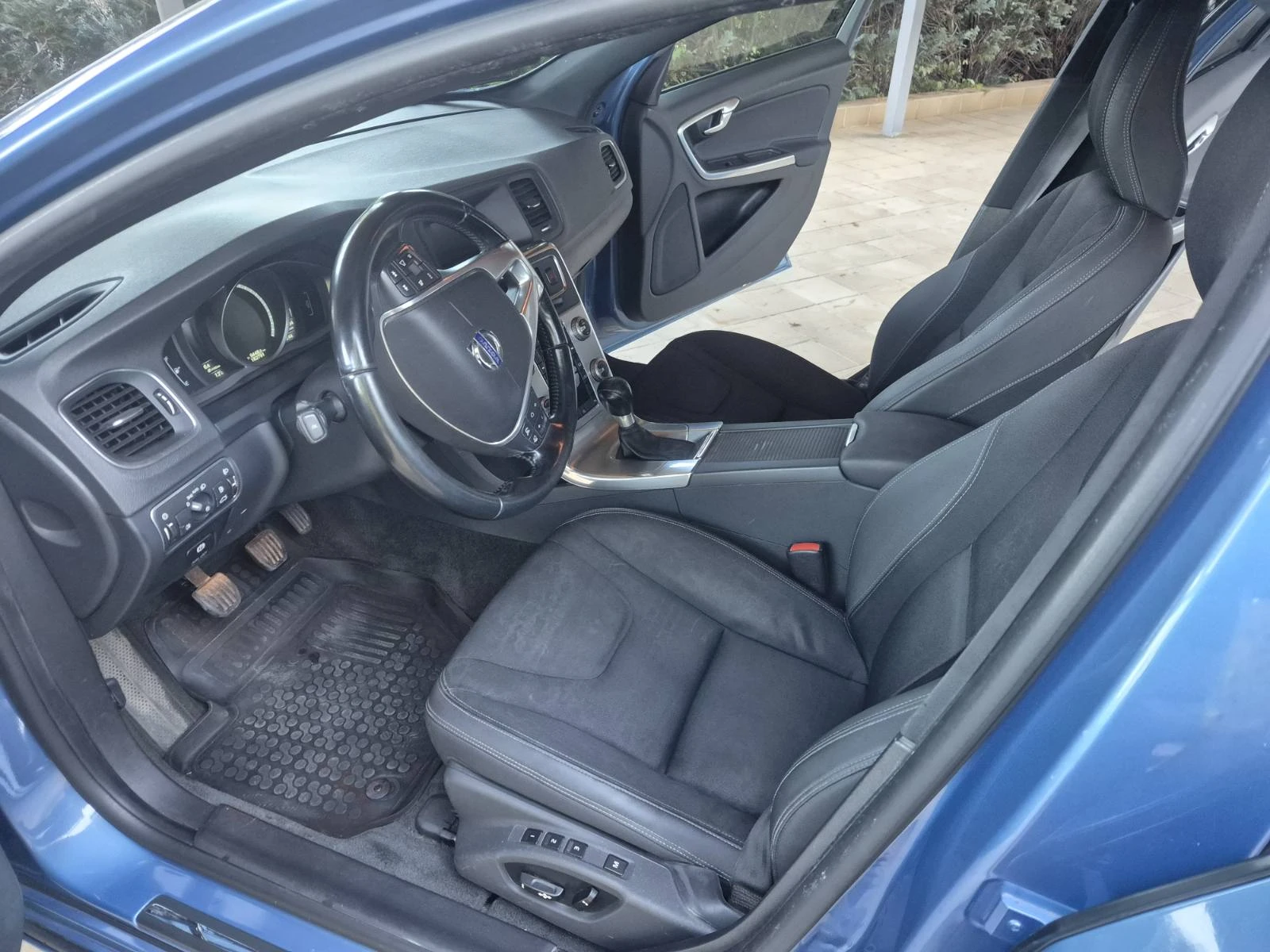 Volvo S60, снимка 3 - Автомобили и джипове - 56645128