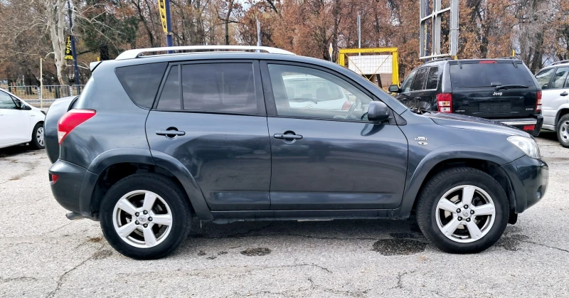 Toyota Rav4, снимка 6 - Автомобили и джипове - 48321756