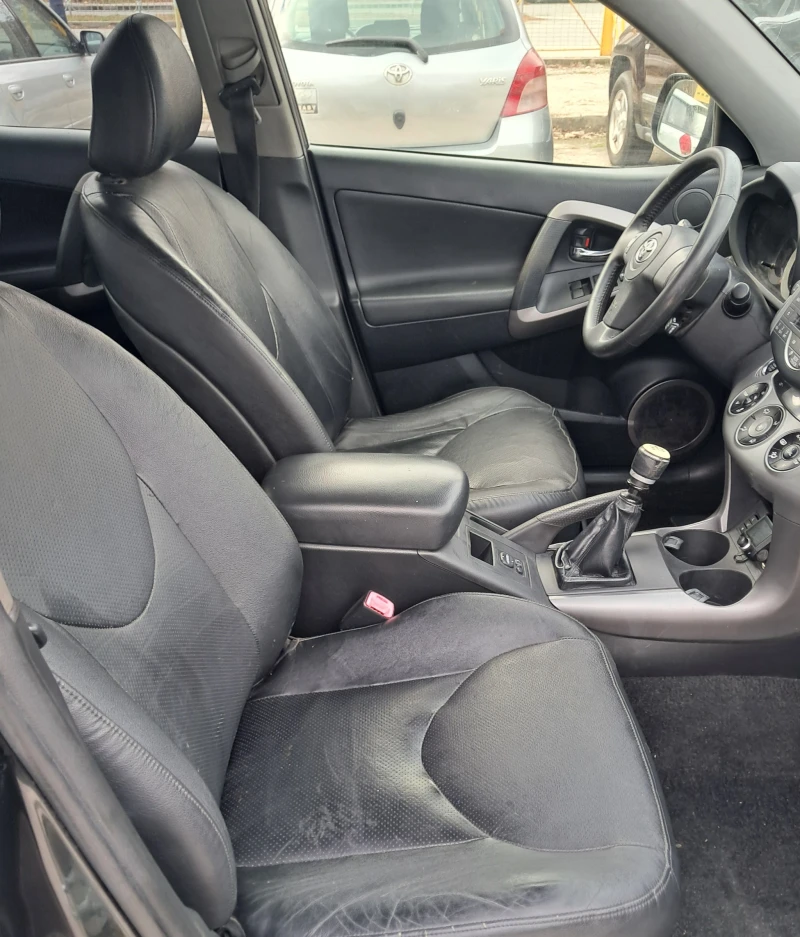 Toyota Rav4, снимка 7 - Автомобили и джипове - 48321756