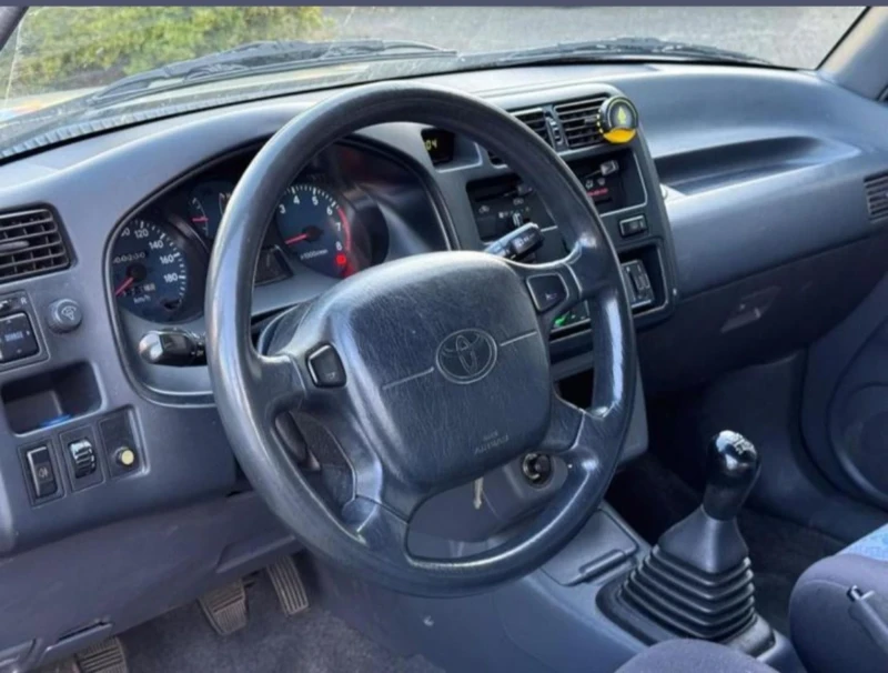 Toyota Rav4 FunCruiser 2.0i-4WD, снимка 8 - Автомобили и джипове - 52273089