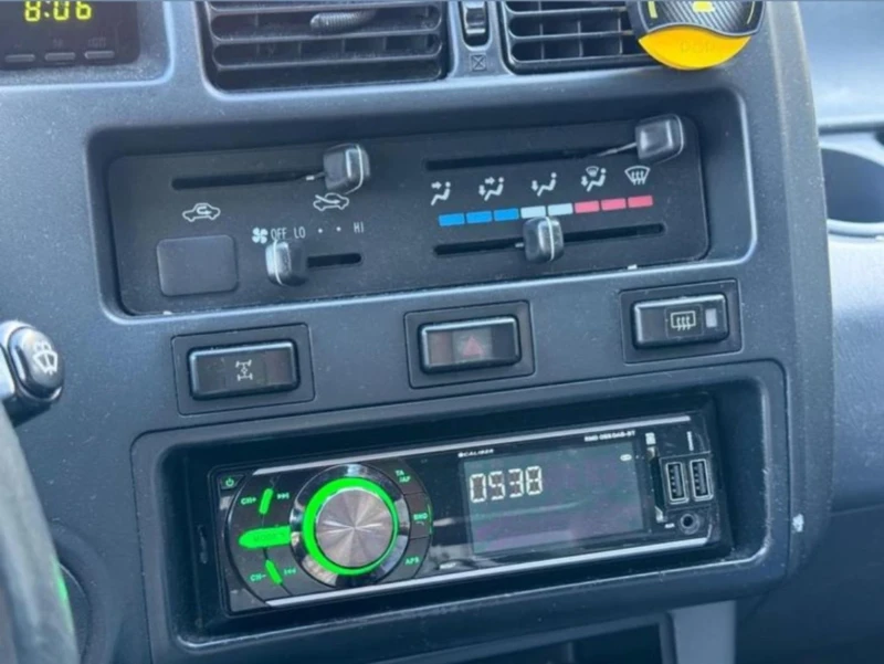 Toyota Rav4 FunCruiser 2.0i-4WD, снимка 6 - Автомобили и джипове - 52273089